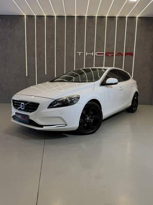 VOLVO V40 2.0 T4 DYNAMIC TURBO GASOLINA 4P AUTOMÁTICO